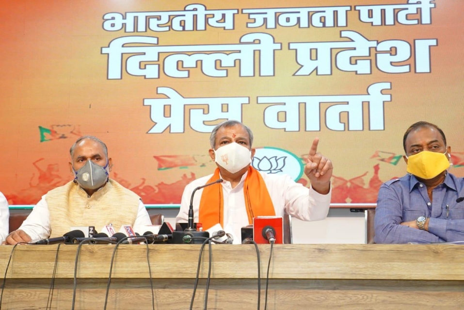 केजरीवाल सरकार  नगर निगमों का फंड रोक कर,  दिल्ली के  लोगों को परेशान करने का काम कर रही है-आदेश गुप्ता